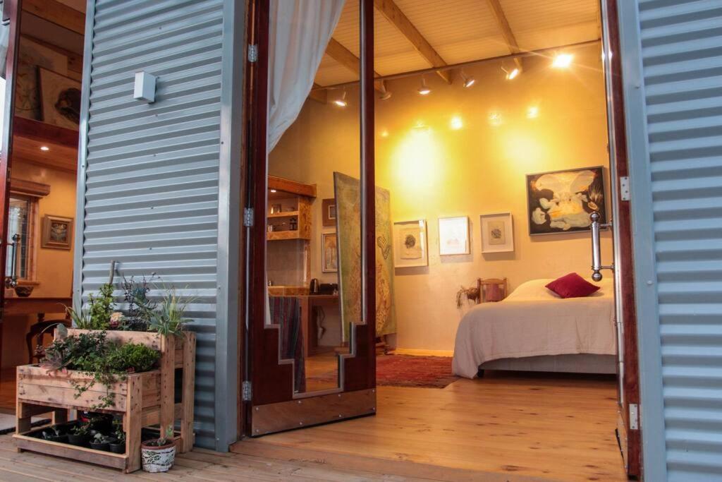 Quirky Eco-Friendly Artist Studio ケープタウン エクステリア 写真